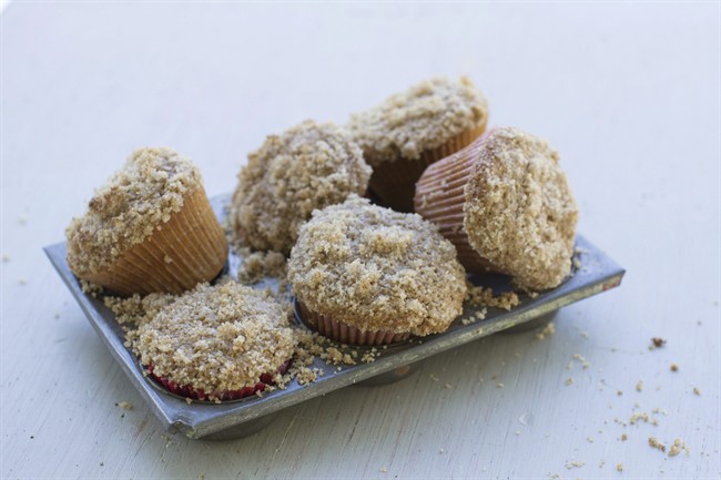Recipe: Sprouted wheat quick break and muffins with streusel topping
