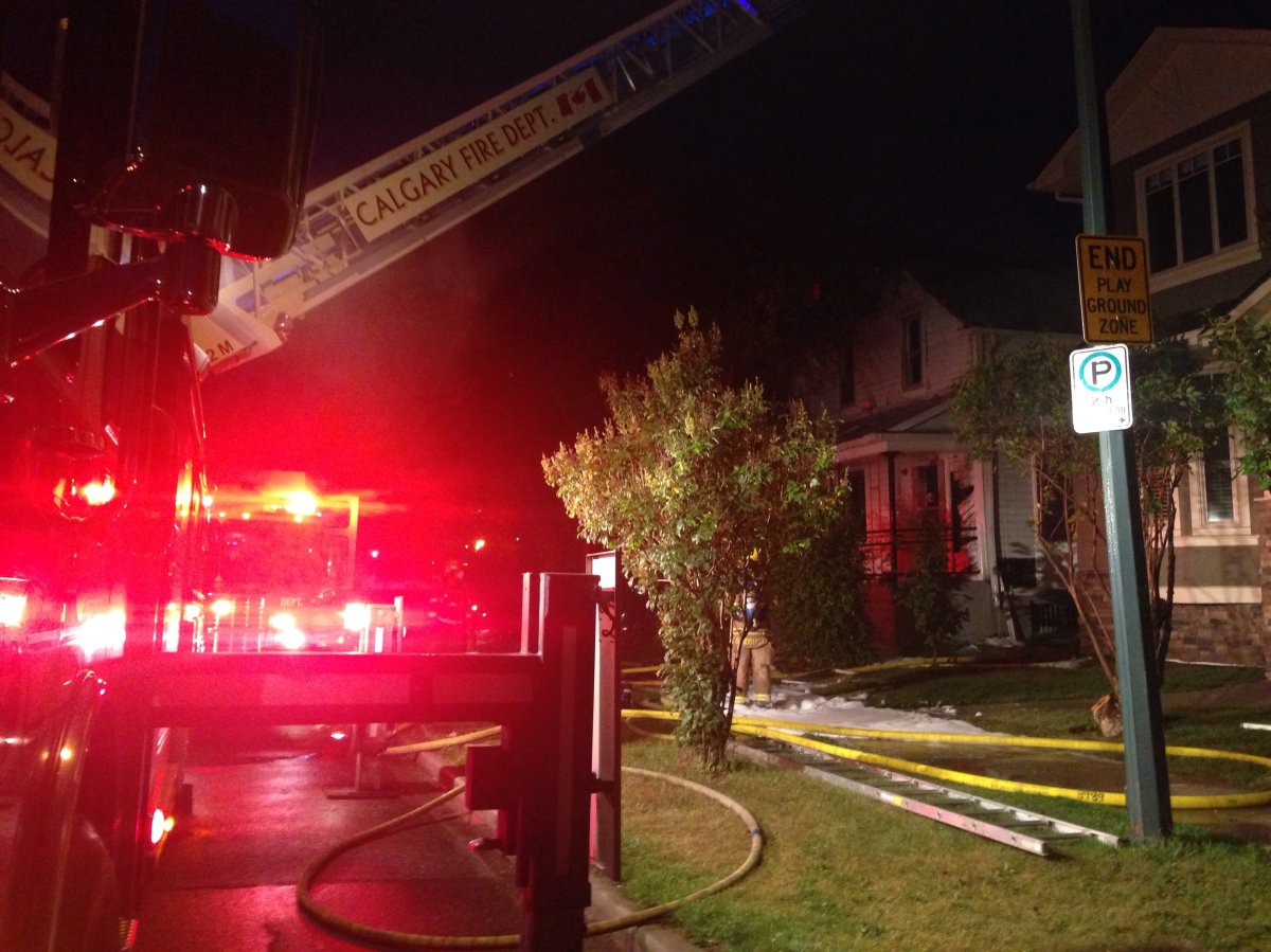 Overnight blaze destroys SE home - image
