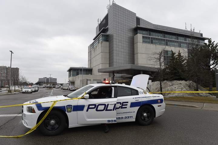 Brampton police pursuit ends in multi-vehicle crash - Toronto ...