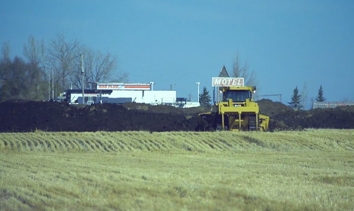 A construction company believes there will be no trouble selling 300 new homes in a small town on Highway 11 south of Saskatoon.