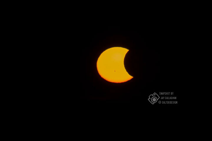 In Photos Partial Solar Eclipse And Giant Sunspot Wows Observers Globalnewsca 3543