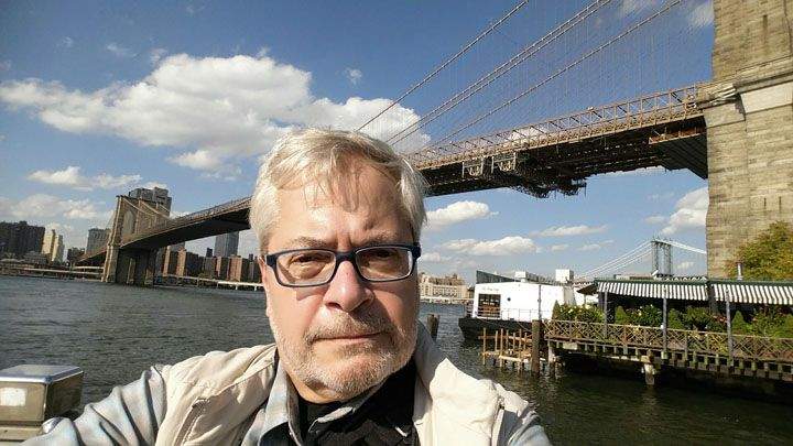 New Galaxy Notw 4 wide angleselfie camera is great until you need more room.