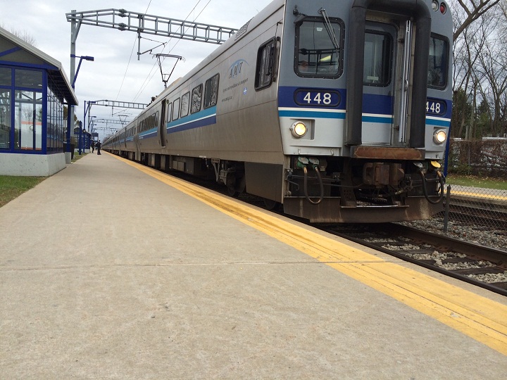 Montreal's commuter train service, the AMT, has settled out of court over 2009 service disruptions.