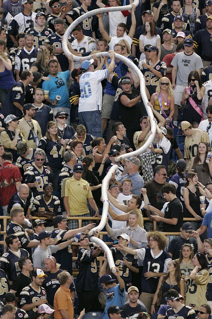 Return of beer snake to Bombers games unleashes tweet ...