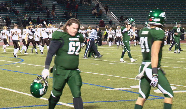 QB Jodran Yantz catches late TD pass in Manitoba Bisons upset over Saskatchewan Huskies at Griffiths Stadium Friday.