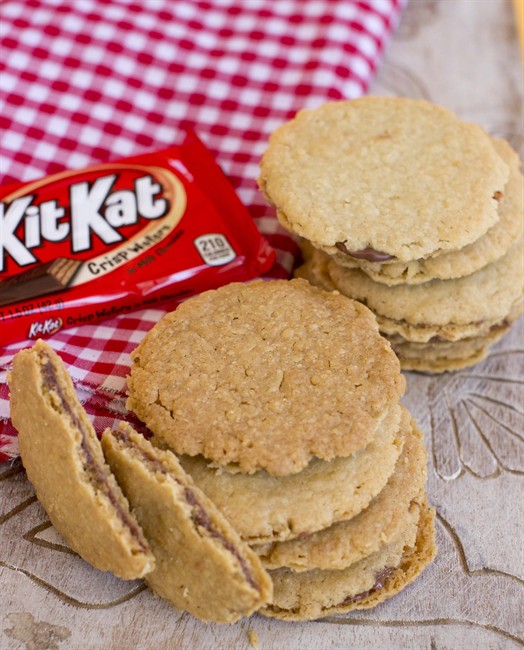 This Oct. 6, 2014 photo shows shortbread wafer sandwiches in Concord, N.H. When it comes to holiday cookies, everything depends on the recipe and a few simple techniques.