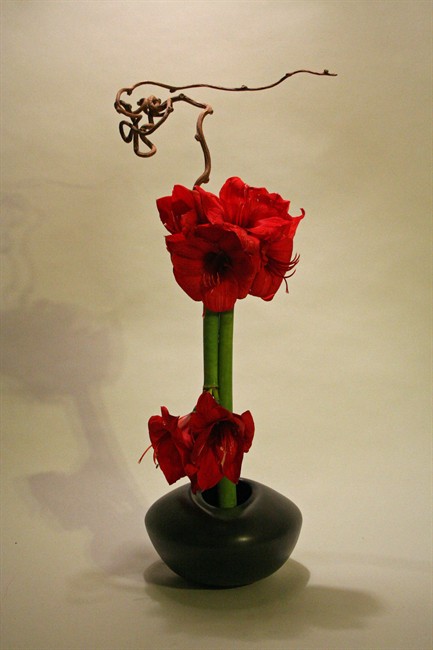 Art of flower arranging meets holiday decor