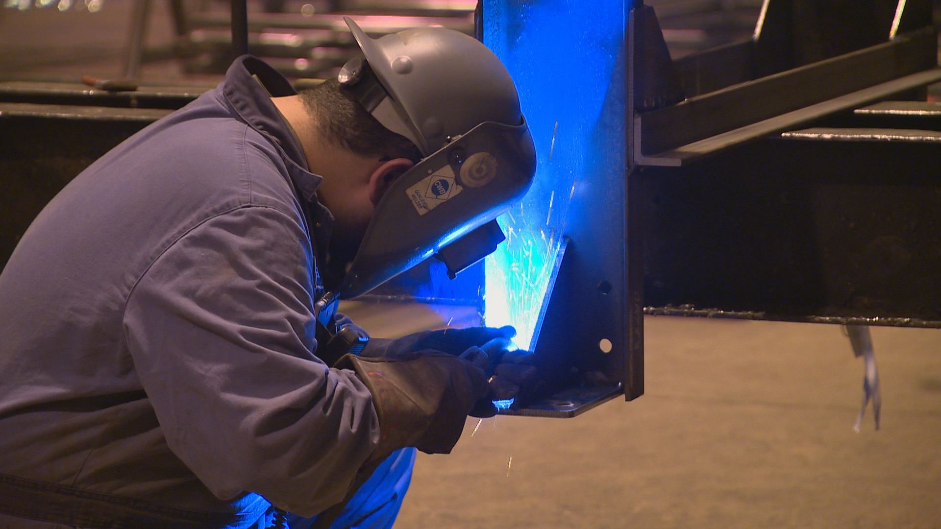 Manufacturers cross fingers for new gov’t purchasing law - Regina ...