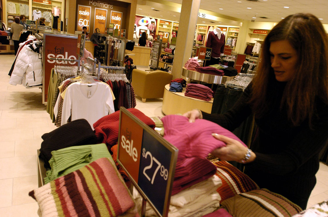 Iconic Canadian retailer Reitmans is shutting down its Smart Set banner is copes with heightened competition.