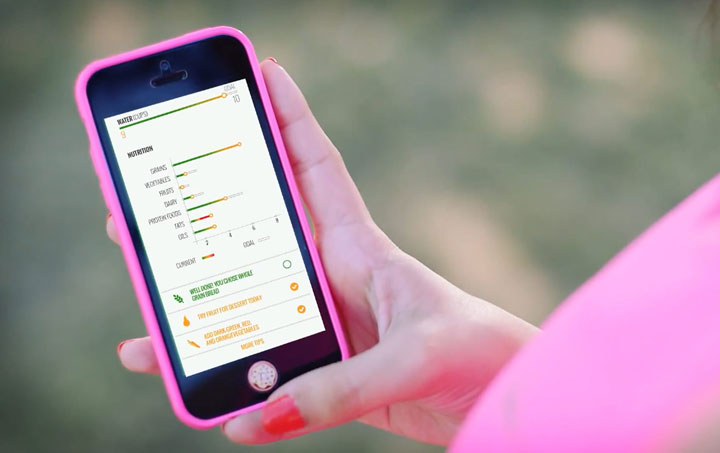 The information is displayed on your smartphone and users can wear a slim bracelet or pin when they are not using the earpiece.