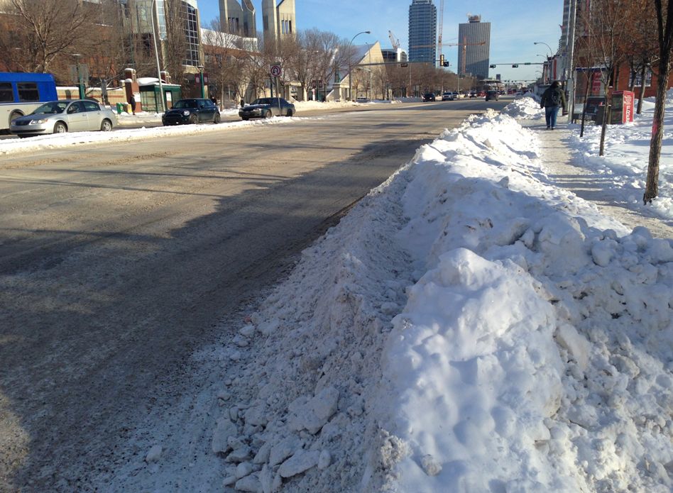 City of Edmonton crews will now begin removing snow from the centre of roads, Dec. 1, 2014.