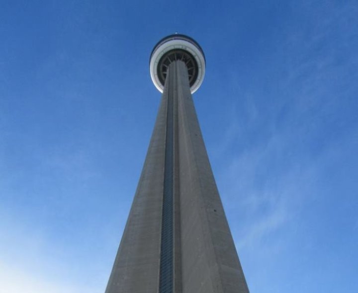 U.S. man charged after loaded handgun found in knapsack at CN Tower ...