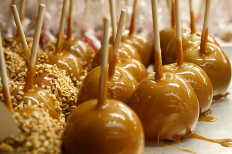 Public Health Agency of Canada recommends consumers do not eat any commercially produced, prepackaged caramel apples.