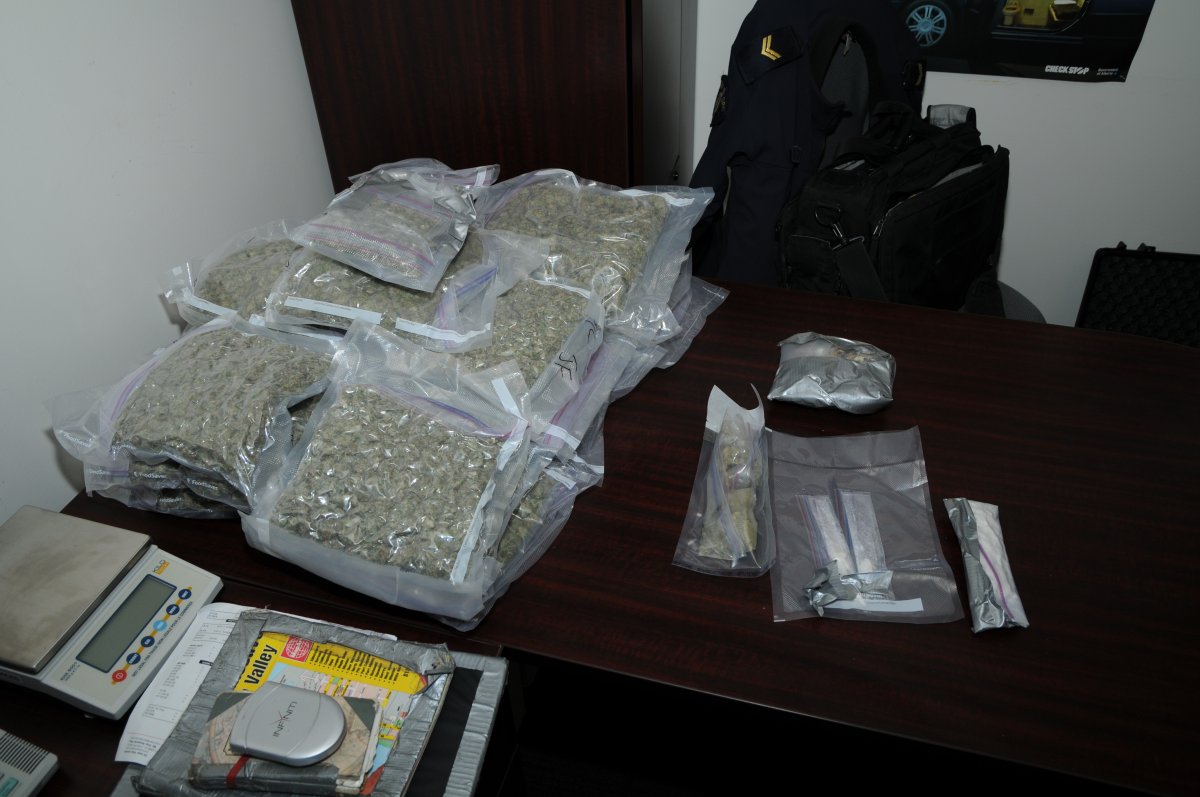 RCMP Jasper and Edson Traffic Services seize Large Quantity of Drugs.