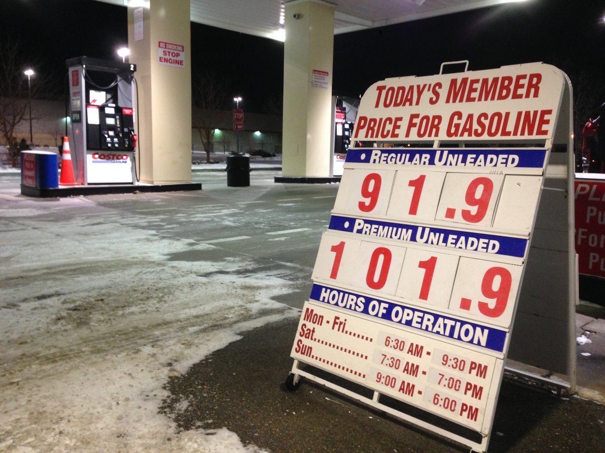 Gas prices continue to fall in Winnipeg with some stations dropping to 91.9 cents/L.