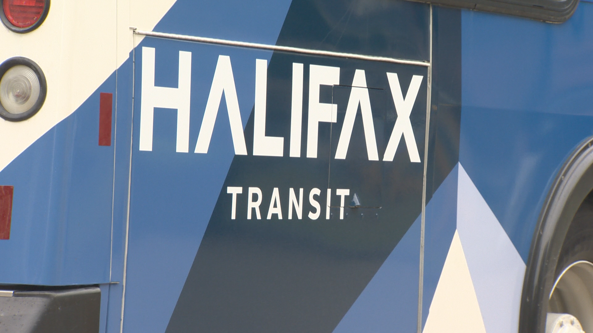 Halifax bus driver goes into ditch, charged with impaired driving: police