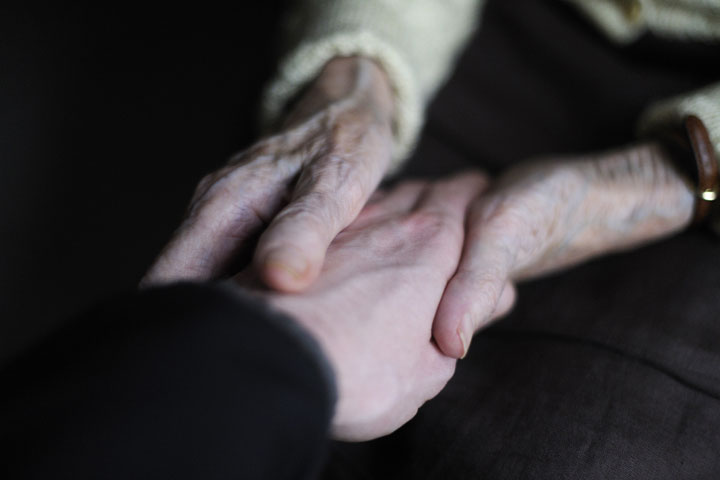 Visitors should wash their hands when visiting Winnipeg personal care homes as they deal with influenza outbreaks.