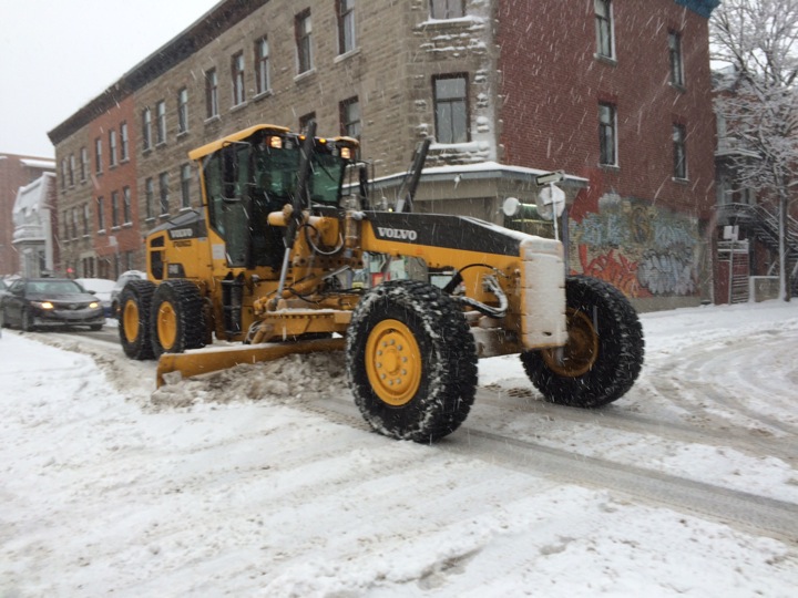 Snow removal crews out in force in Montreal on December 10, 2014.