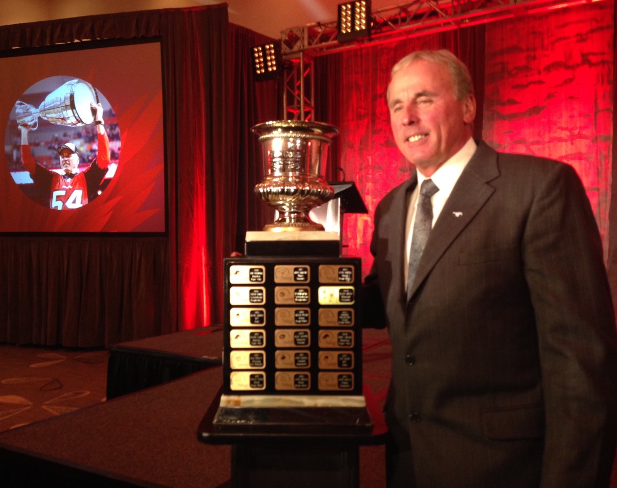 John Hufnagel accepts the Annis Stukus Trophy  for the second time.