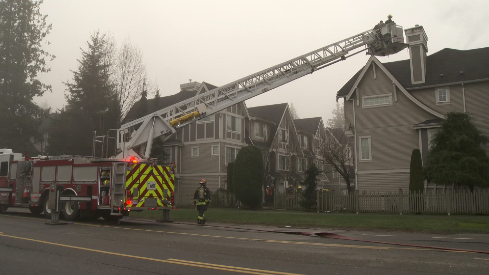 Four homes damaged in Surrey townhouse fire | Globalnews.ca