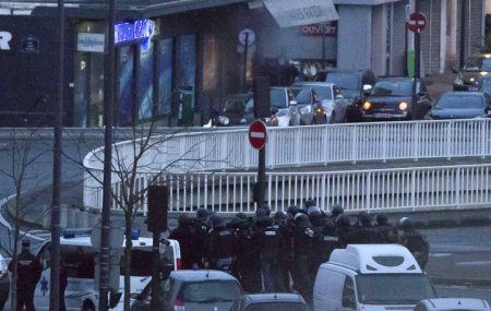 3 suspects, 4 hostages killed in separate terror attacks in Paris ...