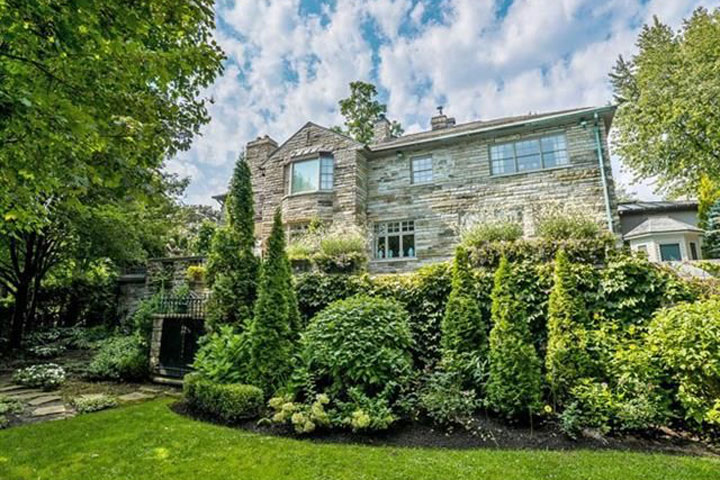 The Mulroney family home in Westmount remains on the market.