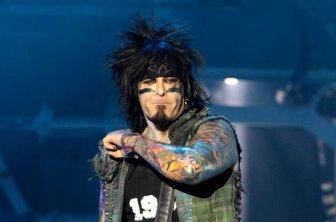 Mötley Crüe announces comeback, destroys 'cessation of touring