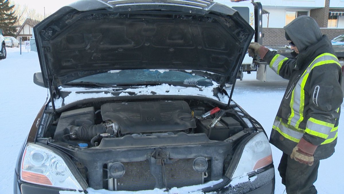 The cold snap kept tow truck drivers in Regina busy boosting car batteries and towing vehicles.