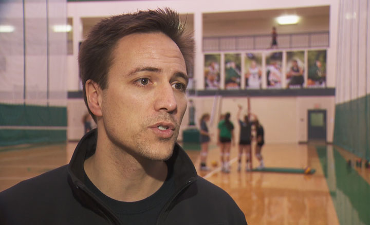 The University of Saskatchewan Huskies have placed women’s volleyball coach Jason Grieve on an administrative leave of absence.