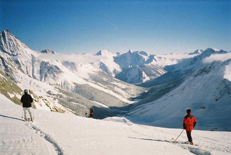 Group wants Jumbo Glacier put on ice; court hearing begins next week - image