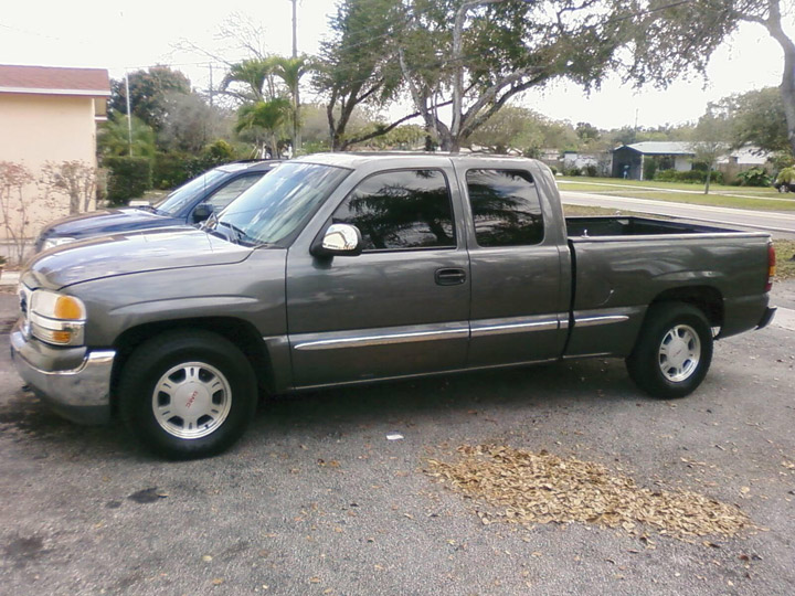 Manitoba manhunt underway for alleged abductor, homicide suspect - image