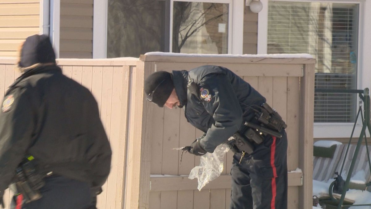 Regina Police officers appeared to find a knife in the snow on Rink Avenue near Pettingell Street.