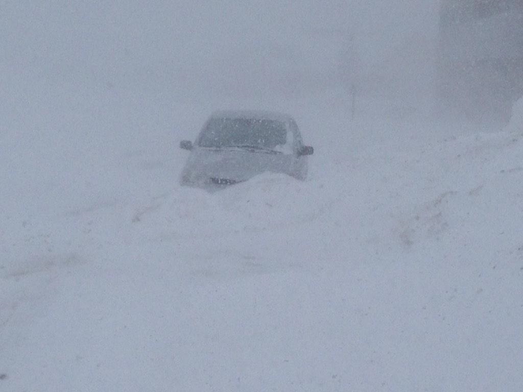 Officials help those stranded by N.B. blizzard as residents dig out ...