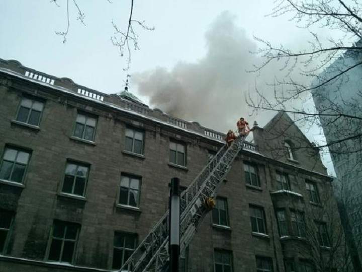 8 dramatic photos from the McGill University residence fire - image