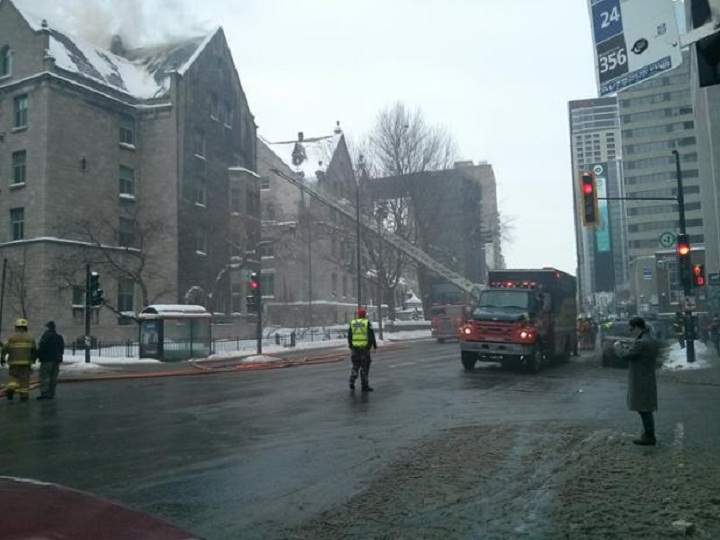 8 dramatic photos from the McGill University residence fire - image