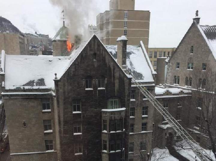 8 dramatic photos from the McGill University residence fire - image