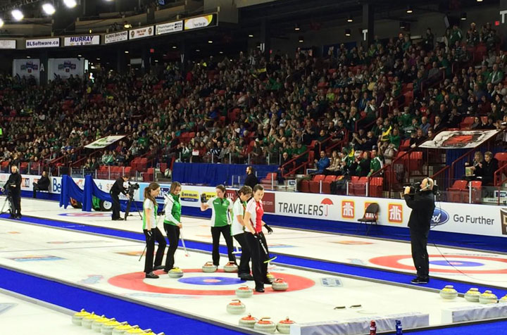 Saskatchewan’s Stefanie Lawton advances to Scotties semifinal with win 4-3 win over Homan in Moose Jaw.