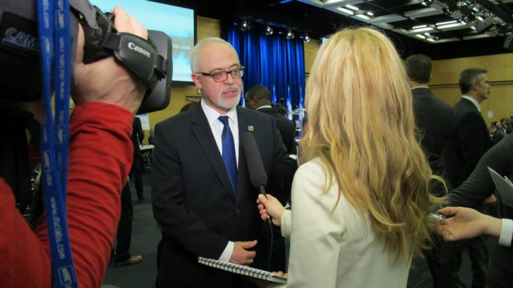 Leitao promises to start reducing health tax in 2017 and eliminate it by 2019.