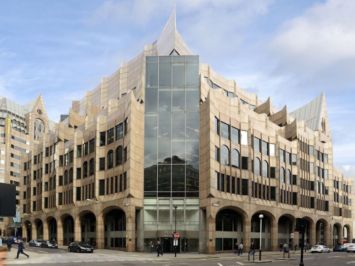 Ivanhoé Cambridge acquires 3 Minster Court in London.