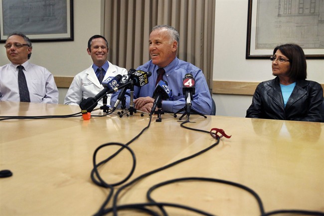 Chain of kidney transplants begins at San Francisco hospital - image