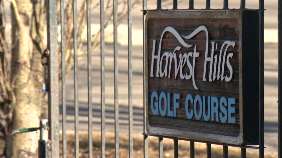 The entrance to the Harvest Hills Golf Course.