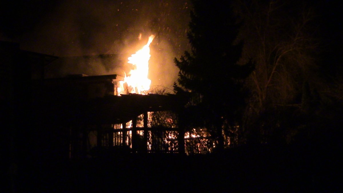 Fire consumes garage in Penticton.