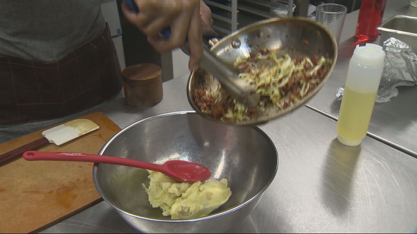Winnipeg chef Rob Thomas shows Global Winnipeg's Morning News how to make classic Irish bangers and mash and a rejuvenating hangover cure for the morning after. 