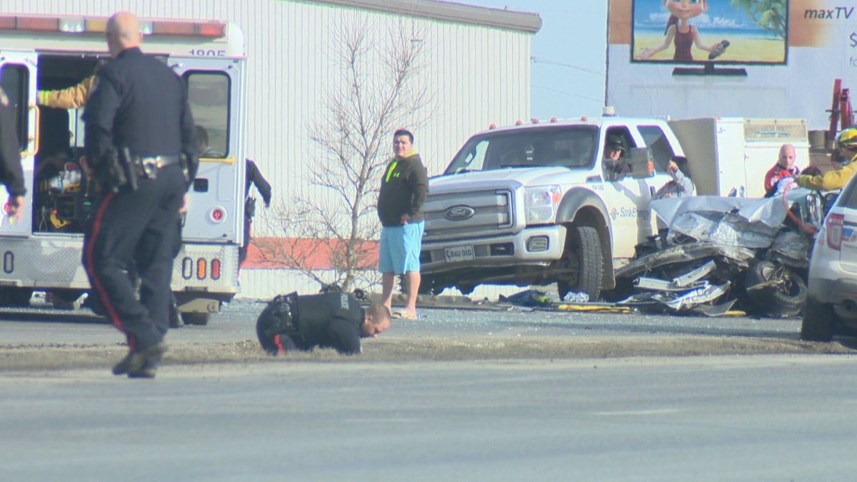 Fatal crash on Ring Road Regina Globalnews.ca