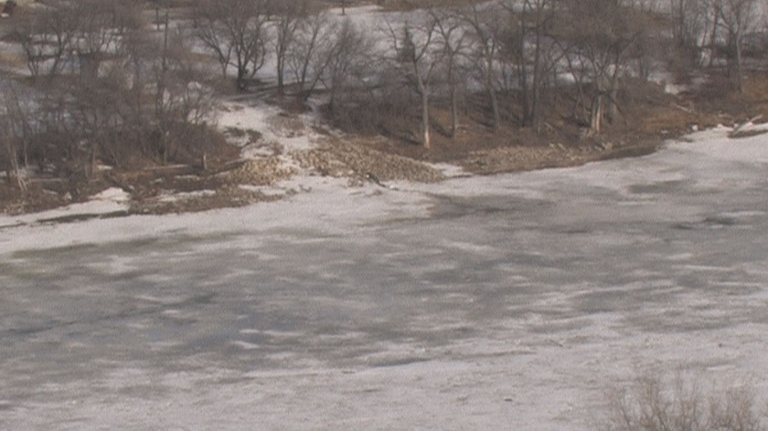 Thin ice on the Red River and other Winnipeg waterways is a danger worth avoiding.