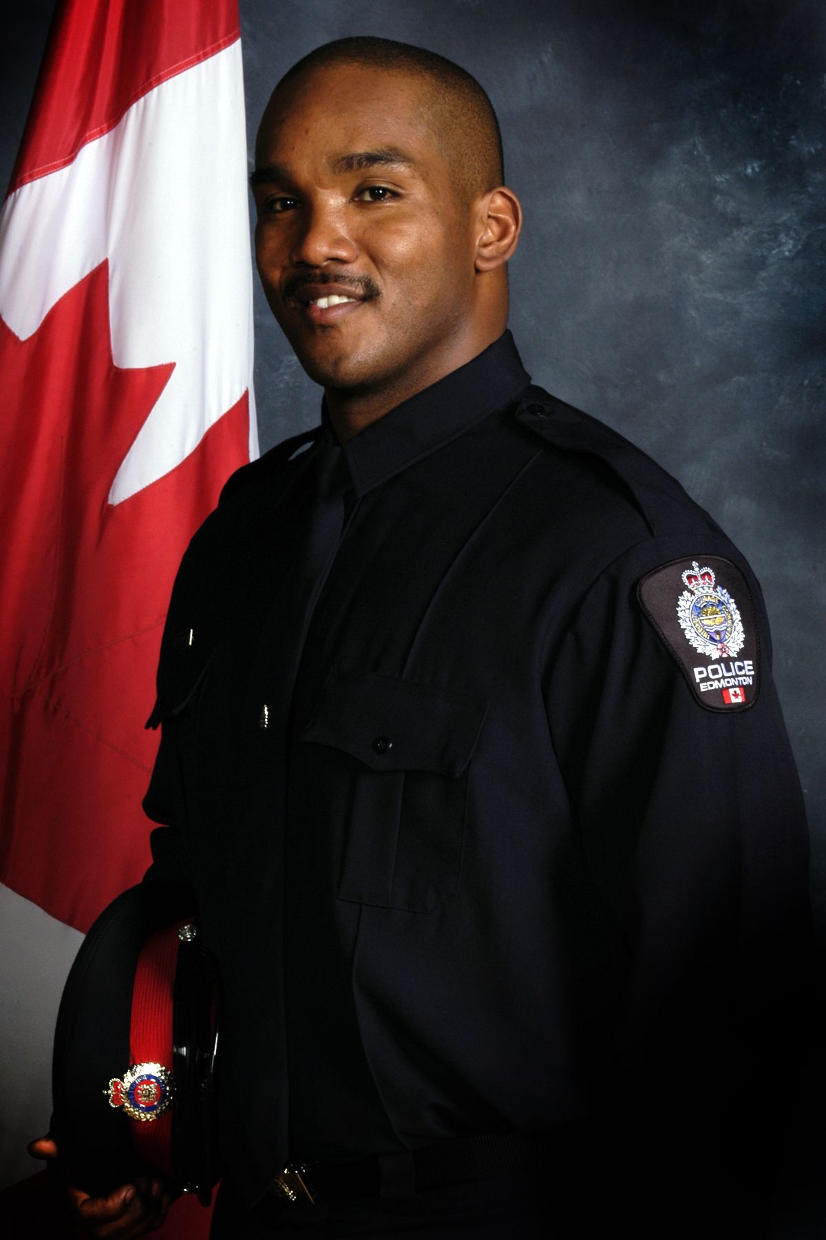 Former CFL player Rob Brown has been named Edmonton's Top Cop for 2014. 