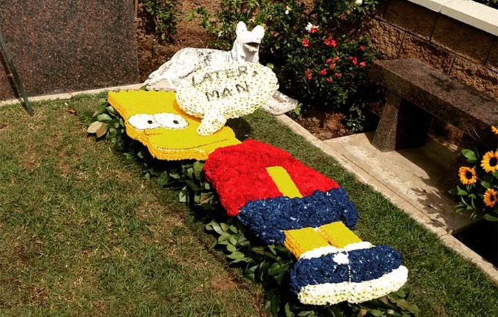 Pam Anderson among mourners at Sam Simon funeral - image