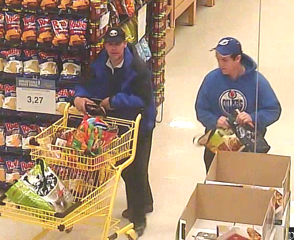 Police in St. Jerome are on the hunt for two thieves who, armed with recyclable shopping bags, tried to steal meat and fish from a Quebec supermarket.