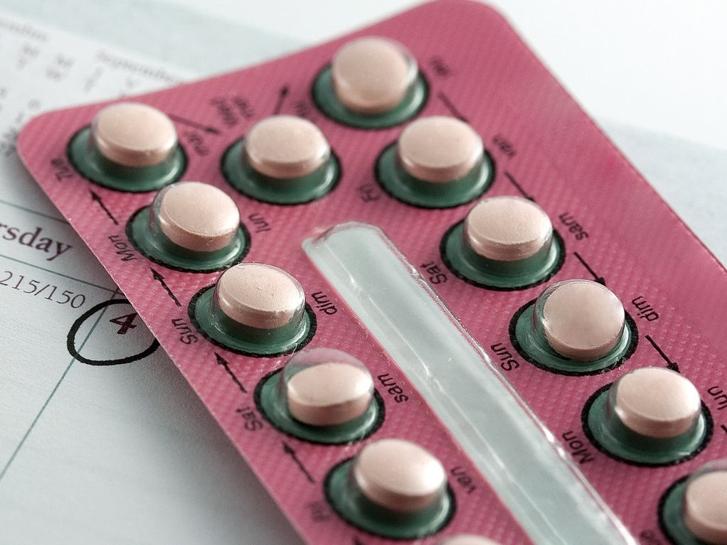 Health Canada is advising consumers that it's received reports that some packages of the Alesse birth control pill that contain broken tablets or pills that are smaller than normal, potentially making the medication less effective.