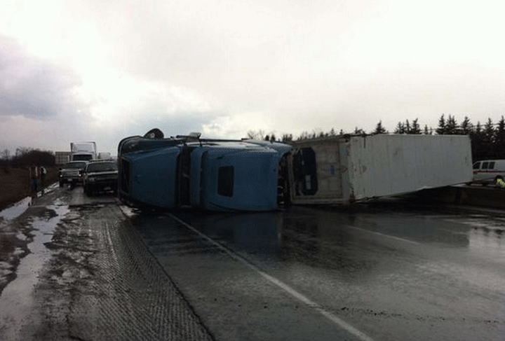 Hwy. 401 eastbound reopened after truck rollover - image